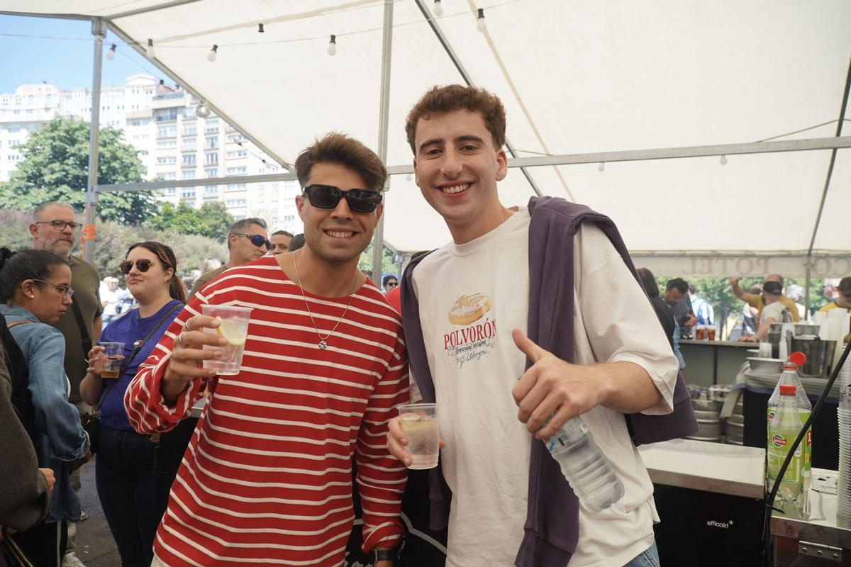 Los vecinos del barrio celebras sus fiestas con actuaciones musicales, deporte y ocio para todos los públicos, una carpa con pulpo y churrasco, además de un food truck, y atracciones de feria. Los vecinos del barrio celebras sus fiestas con actuaciones musicales, deporte y ocio para todos los públicos, una carpa con pulpo y churrasco, además de un food truck, y atracciones de feria.