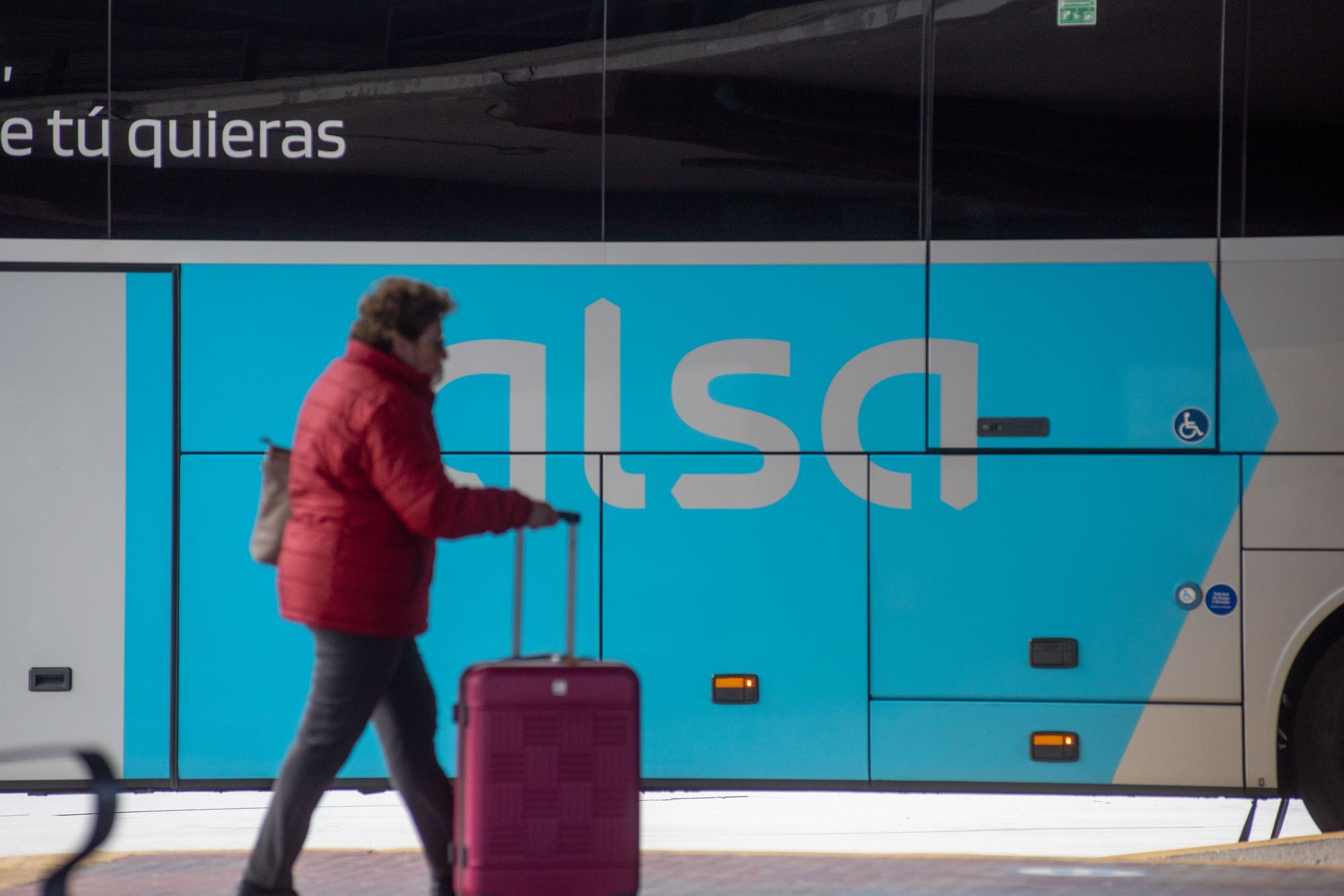 Los piquetes paralizan la estación de autobuses de A Coruña