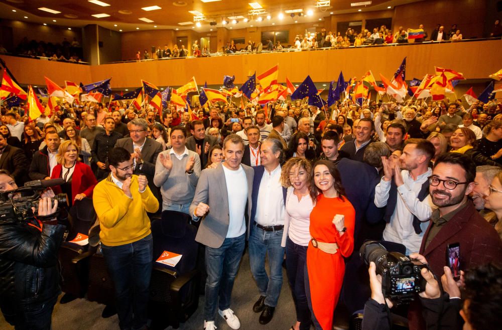 Inés Arrimadas: "Pedro Sánchez es un peligro público"