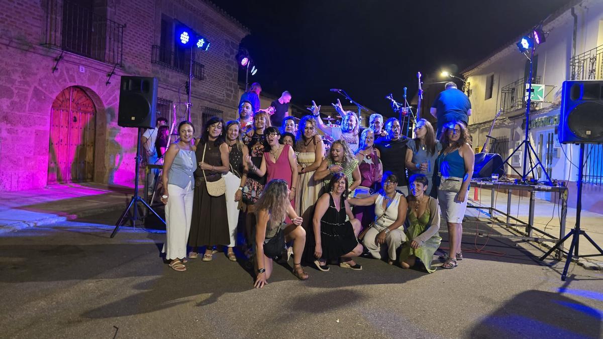 Fiesta y diversión en Fuentes de Ropel, este verano.