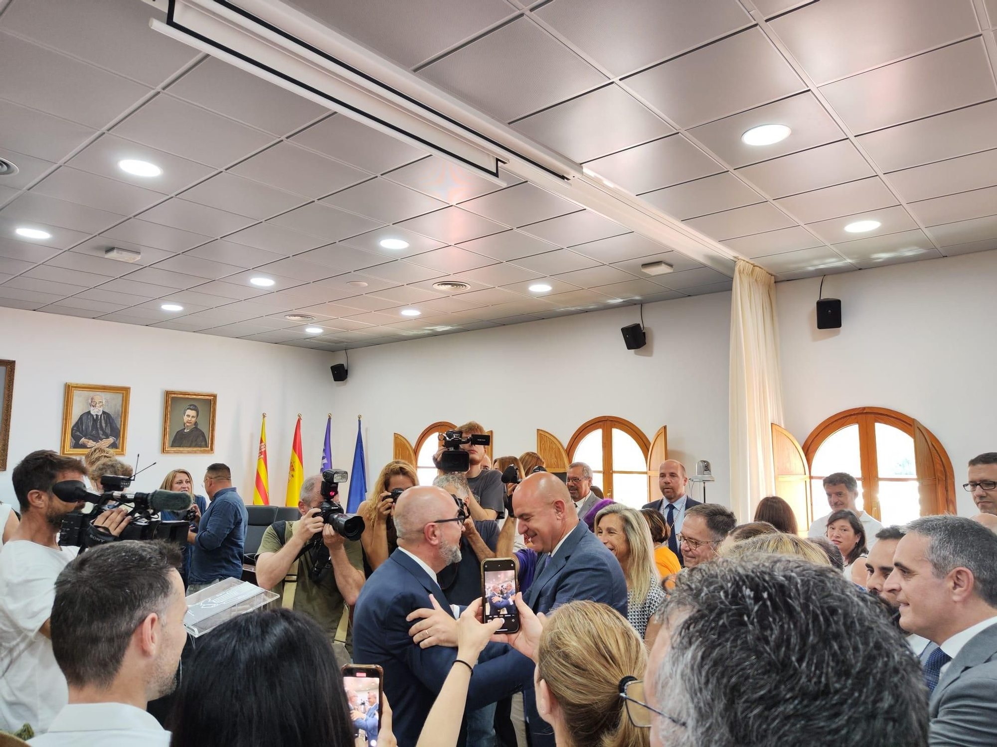 Galería de imágenes de la toma de posesión de Vicent Roig como alcalde de Sant Josep