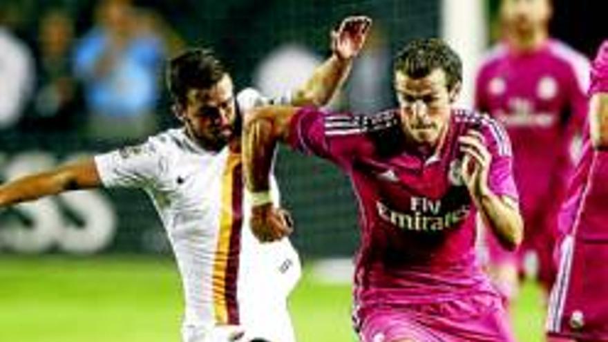 Derrota y eliminación del Real Madrid en su estreno de fucsia