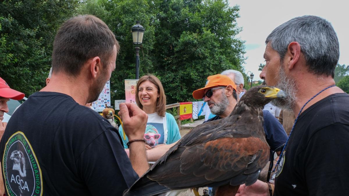 Ángeles Vázquez destaca el papel de la actividad cinegética y la pesca fluvial para garantizar el equilibrio ecológico
