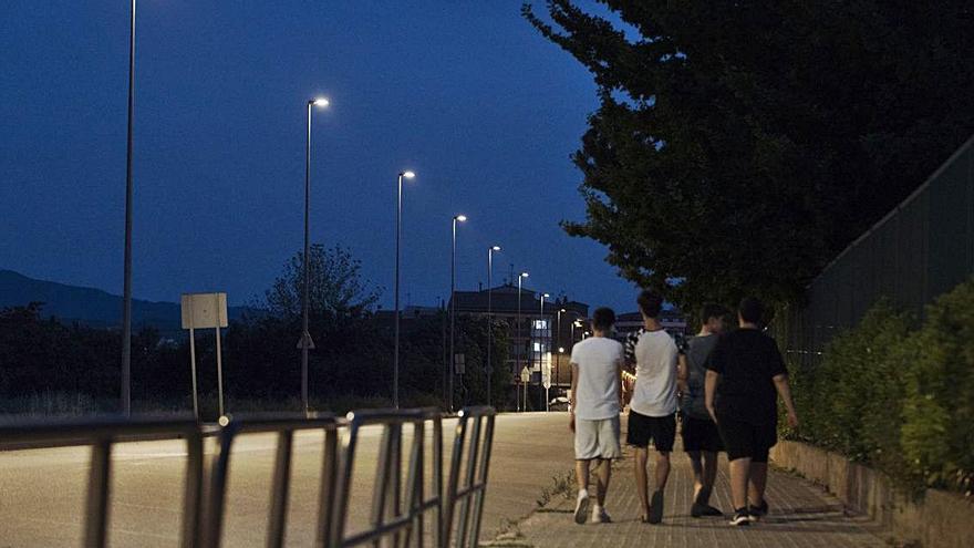 Nous punts de llums led al carrer de la Pau de Manresa