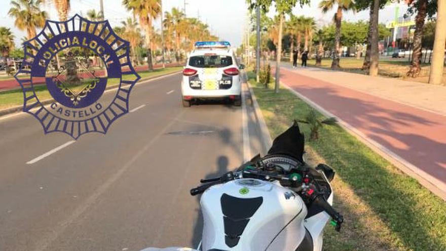 Un motorista sufre un accidente en Castelló tras conducir de forma temeraria