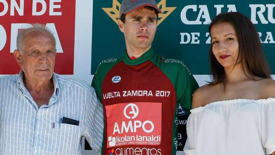 Bueno, con el maillot del primer zamorano en la Vuelta a Zamora 2017.