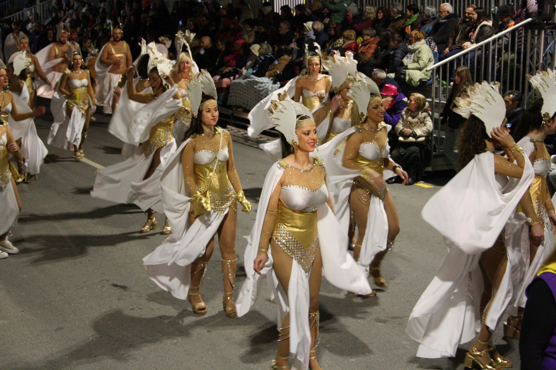 Macrogalería de fotos del primer gran desfile del Carnaval de Vinaròs