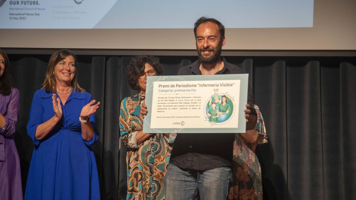 El periodista de Diario de Mallorca Jaume Bauzá premiado en el Día Internacional de la Enfermería