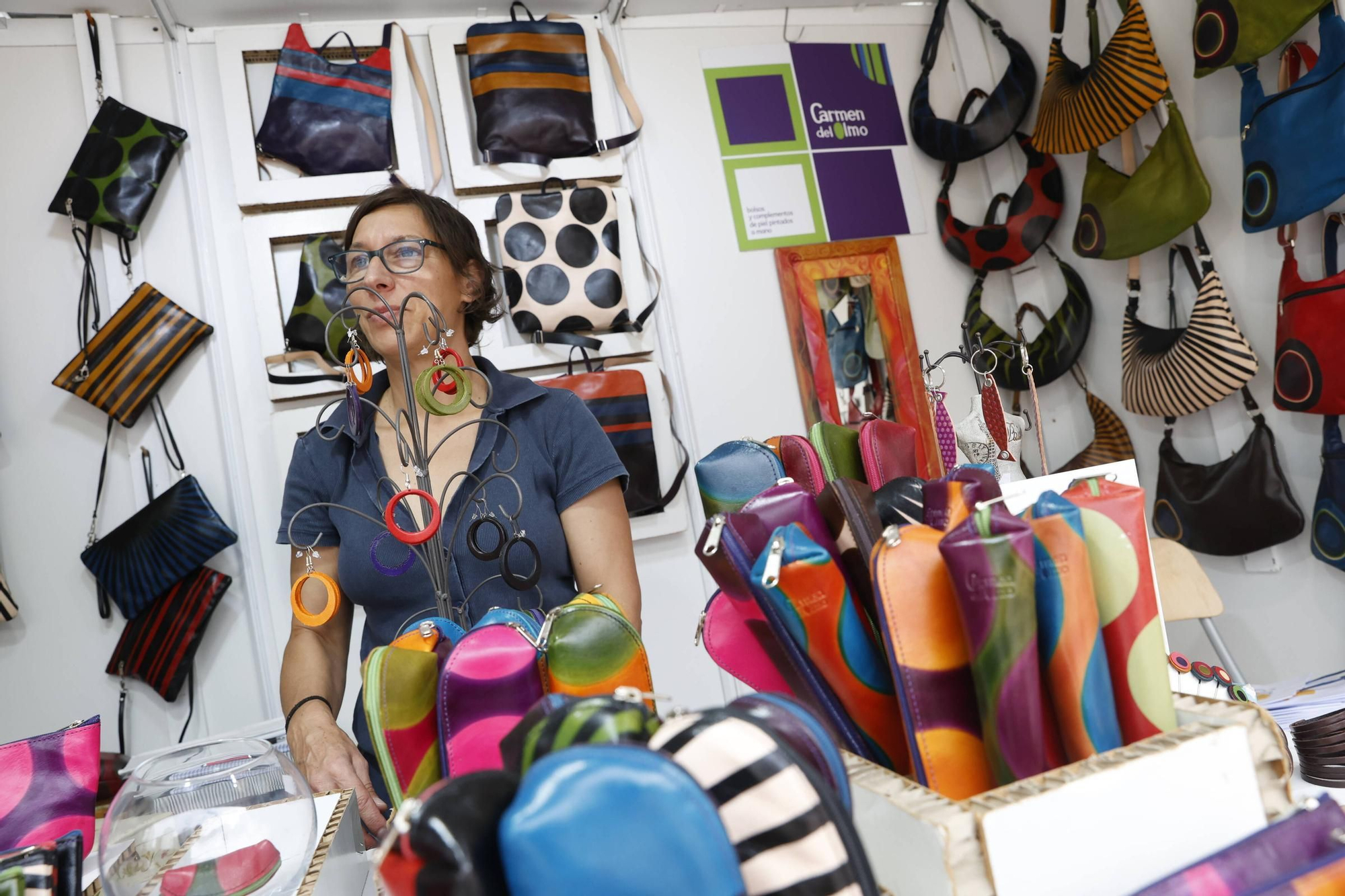 Así es la nueva feria de artesanía Arte Gijón en el Náutico (en imágenes)