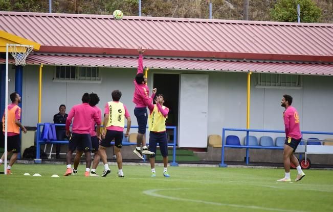 Entrenamiento UD LAS PALMAS en Barranco Seco ...