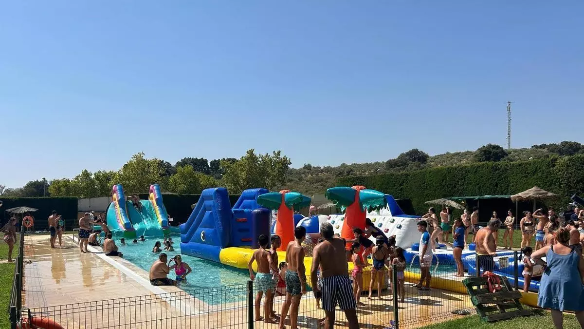 Calzadilla lanza una amplia programación veraniega con actividades acuáticas, talleres y deportes