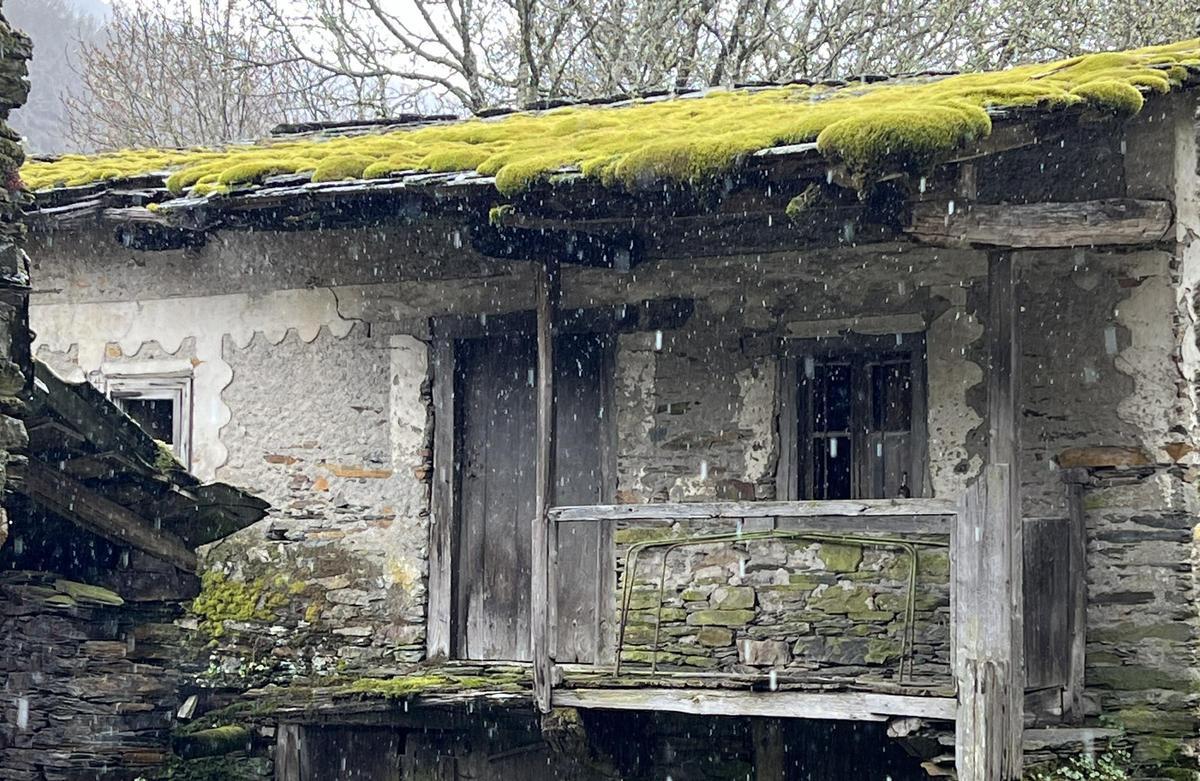 Vivienda construida con técnicas de cal en O Courel