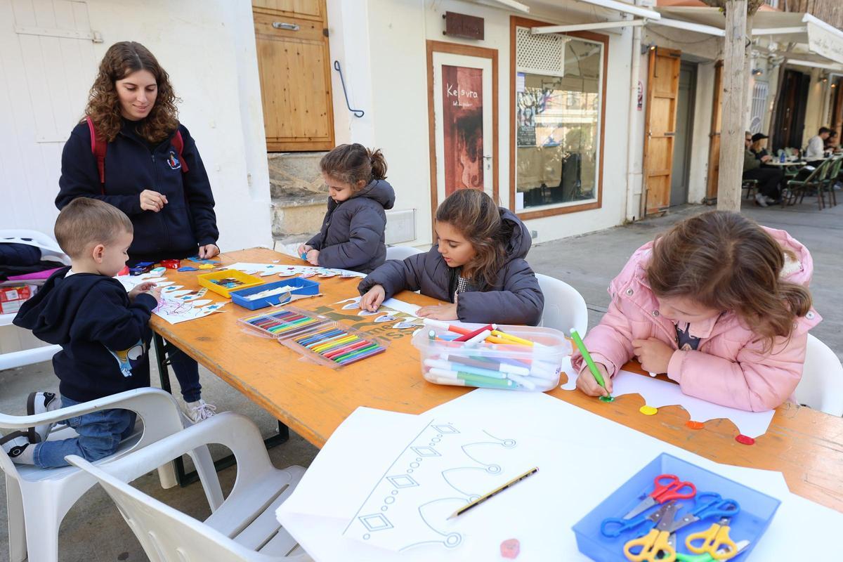 Actividades infantiles durante la entrega de las cartas al paje real en Ibiza