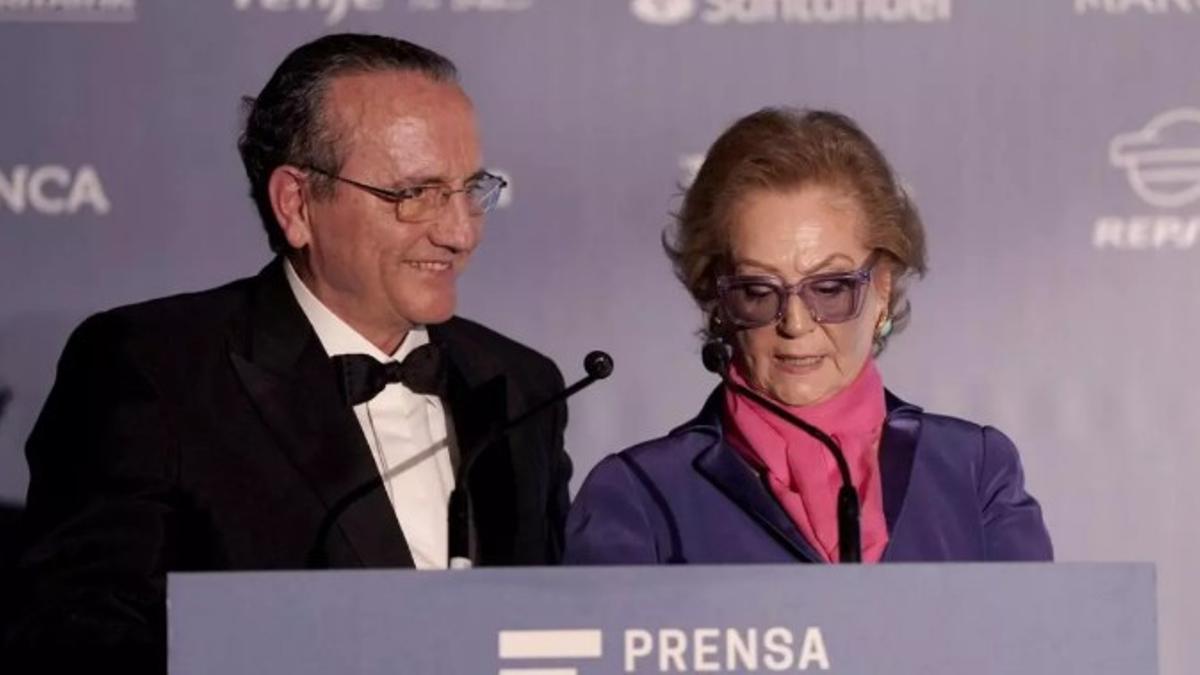 Javier Moll, presidente de Prensa Ibérica, y Arantza Sarasola, vicepresidenta.