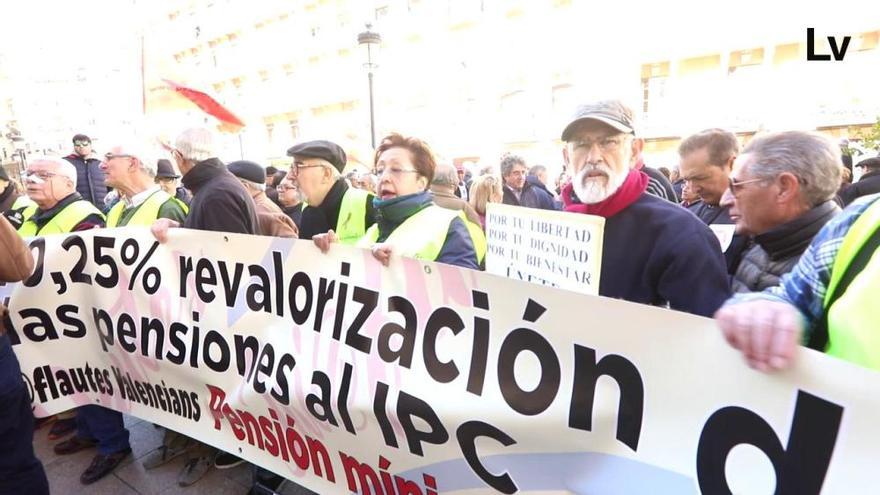 Concentración de pensionistas valencianos ante la sede de la Seguridad Social