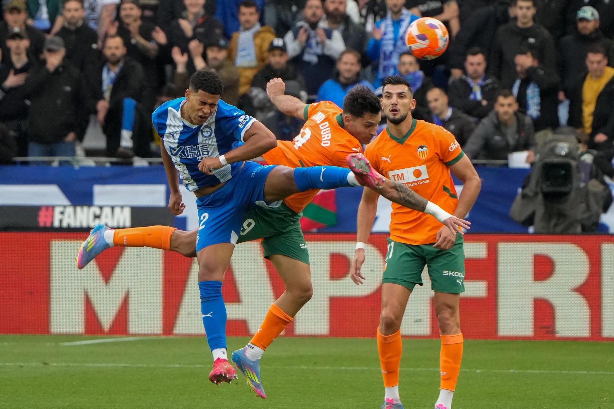 1-0. Un penalti acerca al Alavés a la salvación