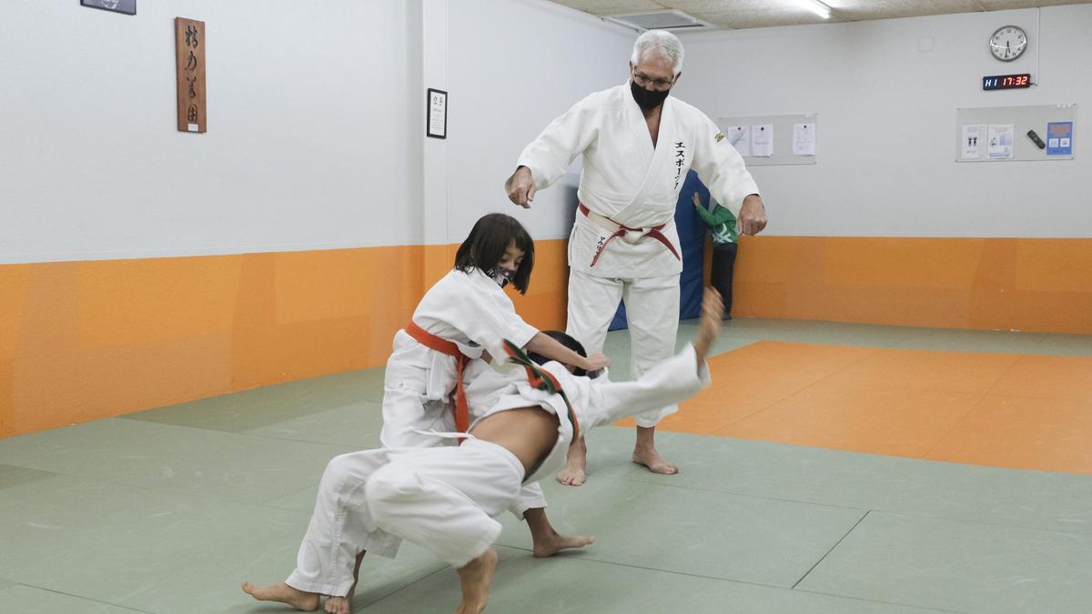 Imatge d&#039;arxiu d&#039;una classe de judo per a nens