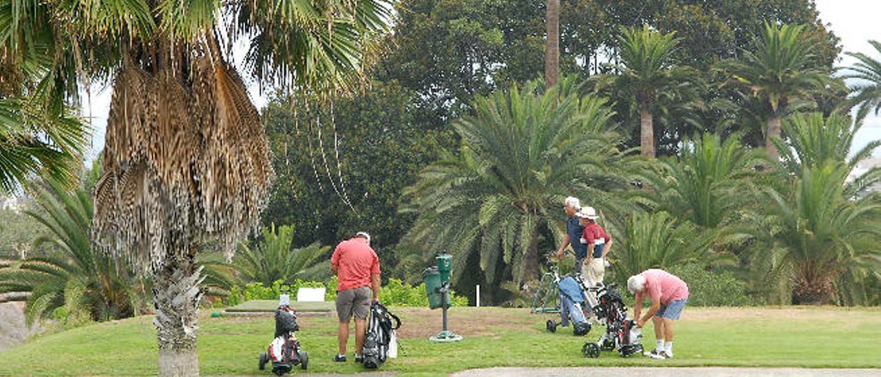 La ciudad busca inversores para ceder la gestión del campo de golf de La Minilla