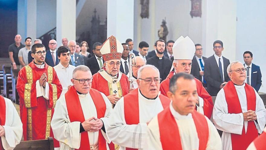El arzobispo inaugura el curso académico en el Seminario Metropolitano de Oviedo