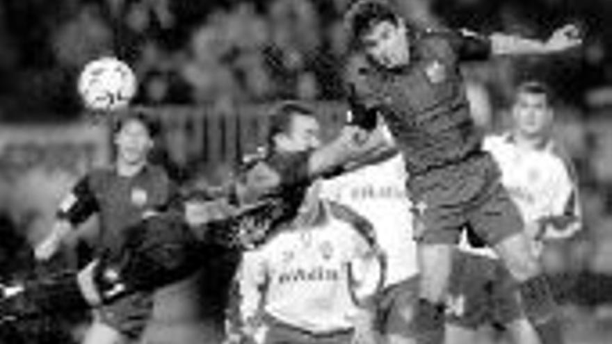 Hundidos en la clasificación: El Zaragoza realiza un lamentable partido en el Camp Nou