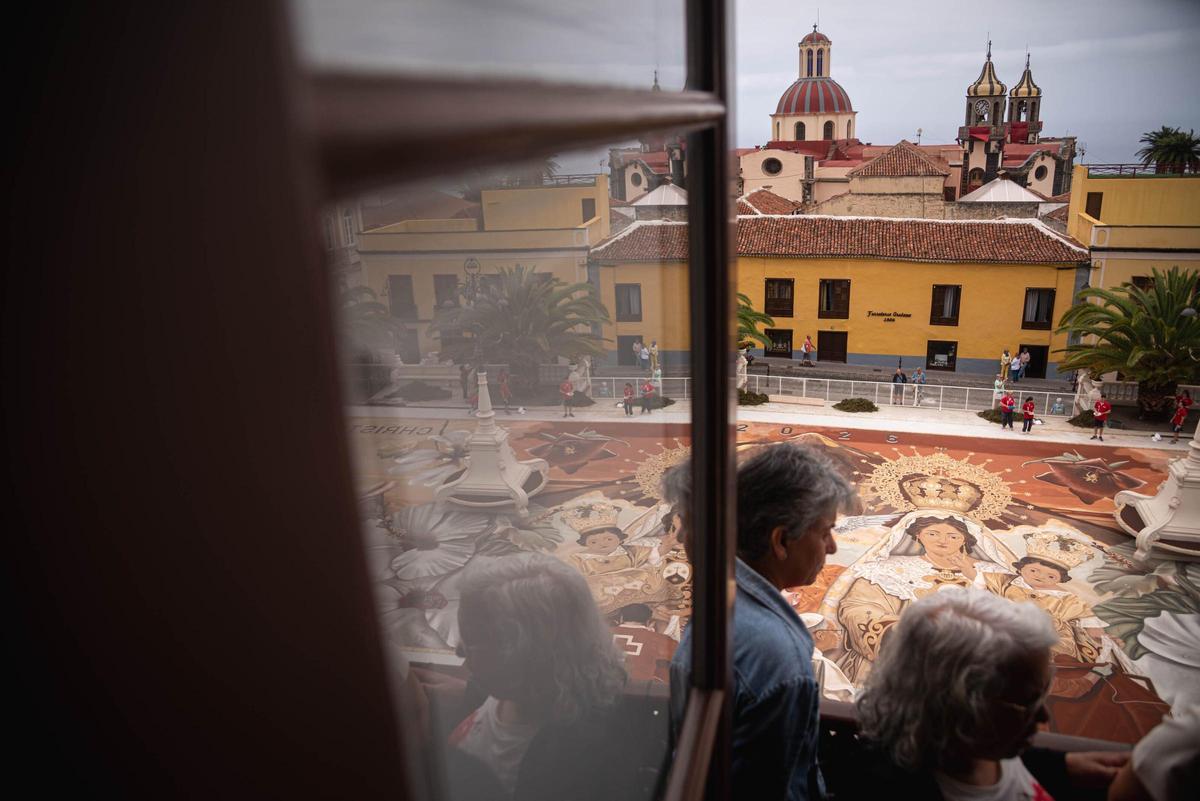 El magno tapiz de La Orotava visto desde el Ayuntamiento