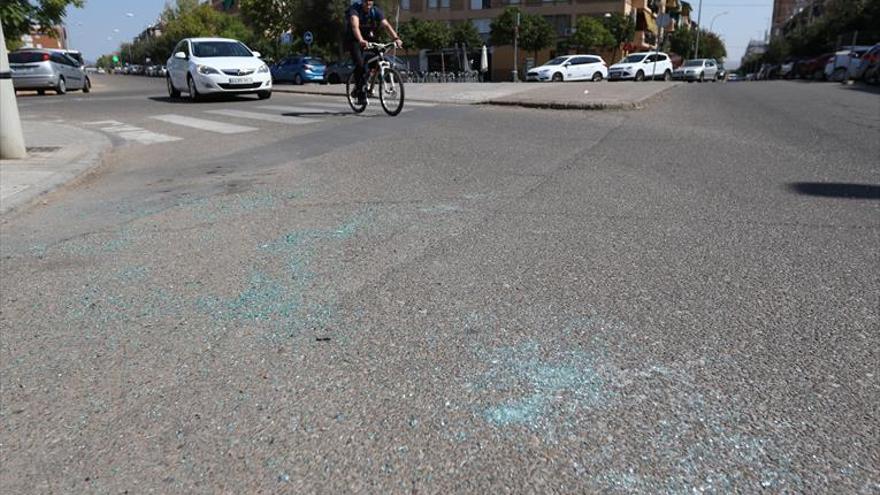 Detenido un hombre por golpear una decena de vehículos con una maza