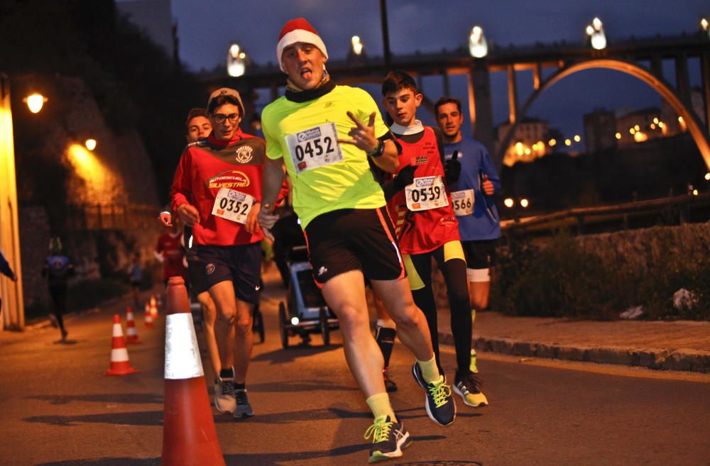 Más de 600 personas participan en la San Silvestre