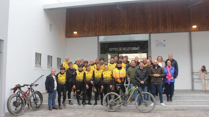 Inaugurado el Centro de Cicloturismo de Cabra junto a la Vía Verde del Aceite