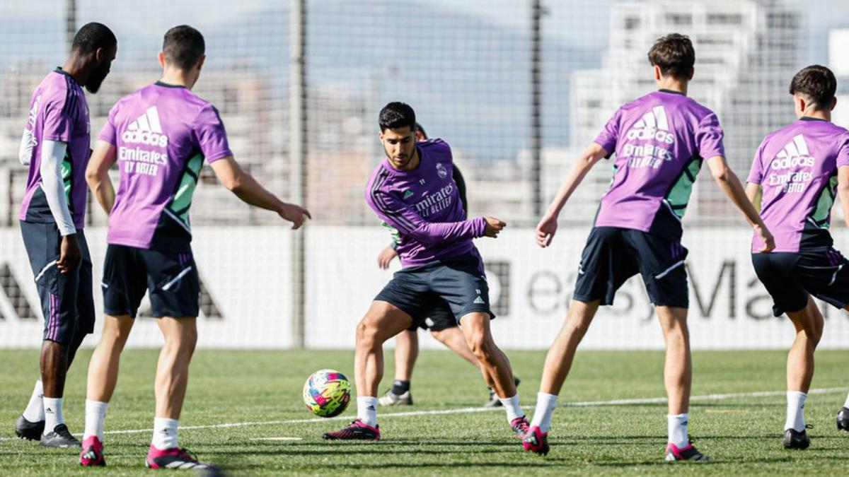 El Real Madrid se entrena sin internacionales y cuidando a Benzema y Kroos