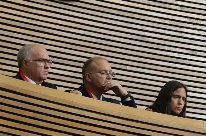 Los políticos alicantinos arropan a Pérez Llorca en su toma de posesión como presidente de la Generalitat