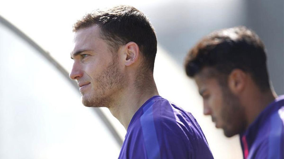 Thomas Vermaelen debuta como culé en el Camp Nou