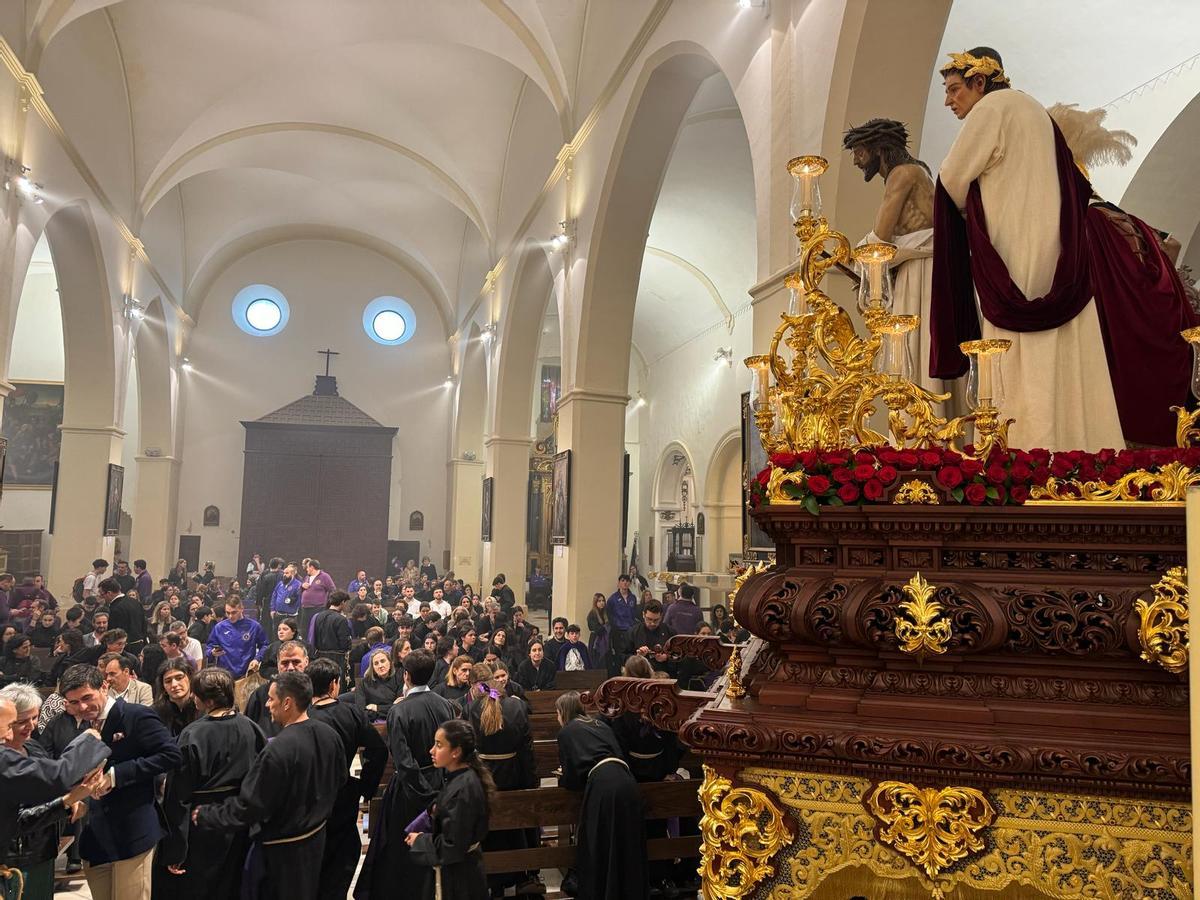 Misterio de la Hermandad de la Juventud, en la Parroquia de Santiago Apóstol de Montilla, tras anunciarse la suspensión de la estación de penitencia.