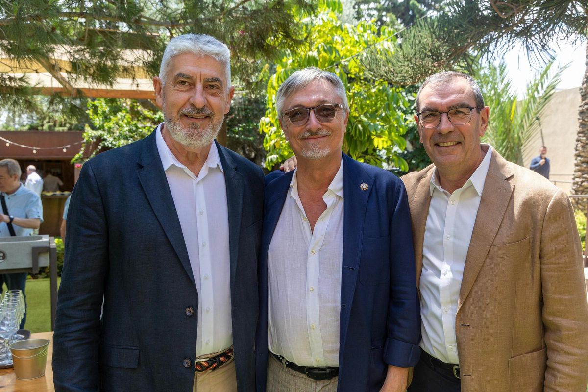El comisario de Benidorm, Ceferino Serrano, junto a Antonio Server y el comisario provincial de Alicante, Manuel Lafuente.