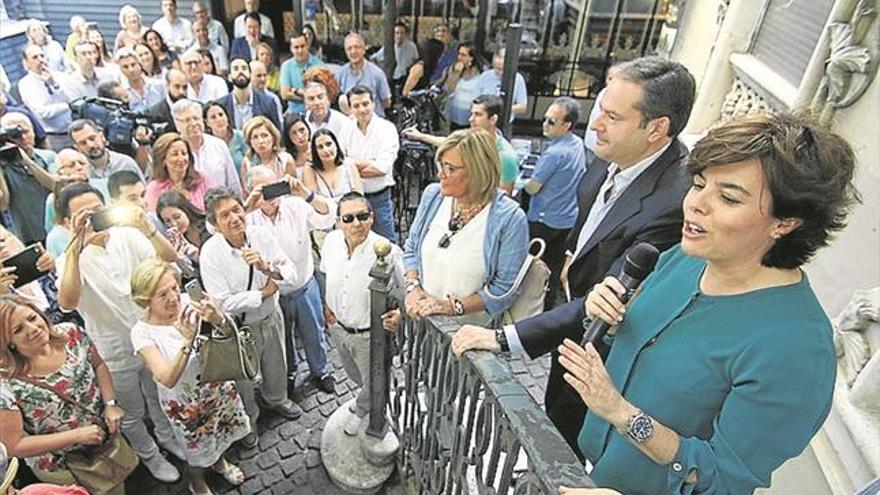 Soraya Sáenz de Santamaría dice aportar experiencia y unidad al PP