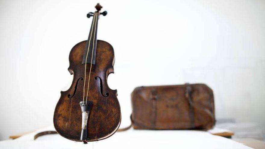 Subastado por un millón de euros el violín del director de orquesta del &#039;Titanic&#039;