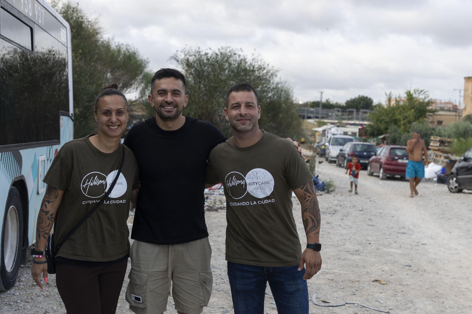 Toya, Emmanuel y Luis, los tres voluntarios evangelistas de City Care