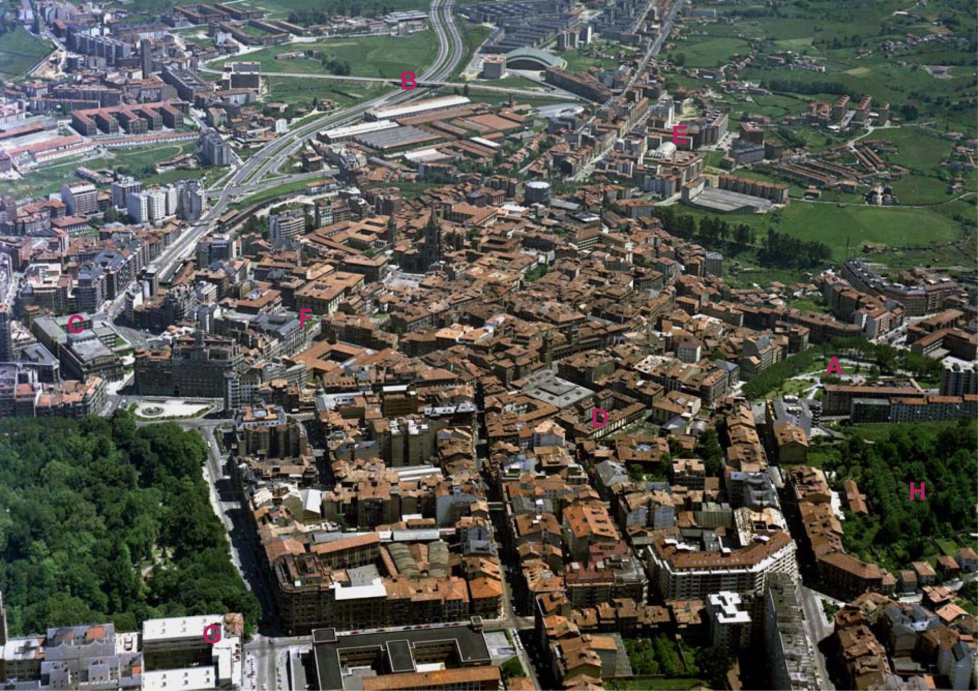 Las imágenes históricas de Oviedo desde el aire