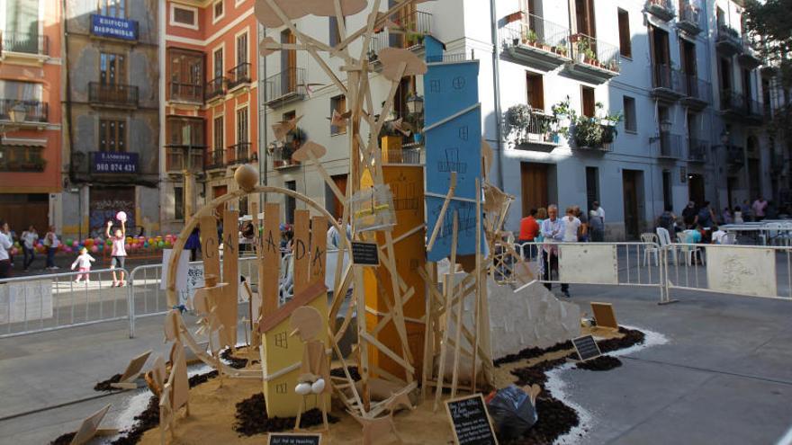 El Carmen planta una falla con crítica social en su «Mig Any»