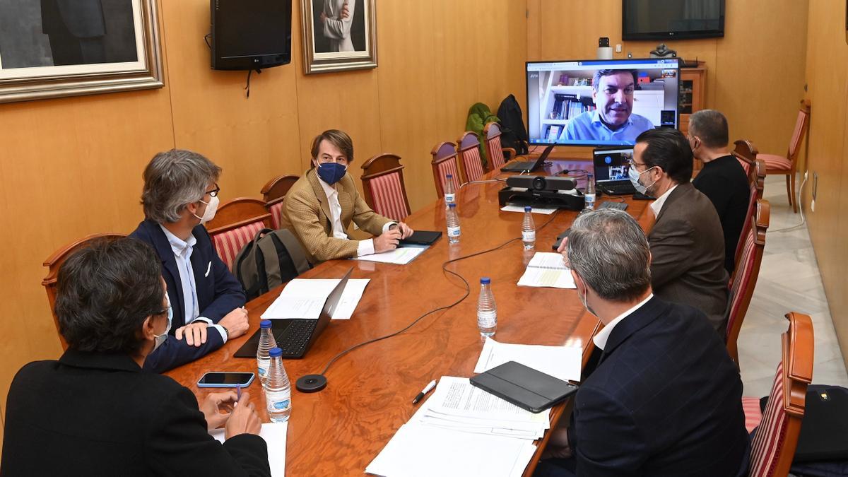 Un momento de la reunión de trabajo de los consejeros de Hacienda.