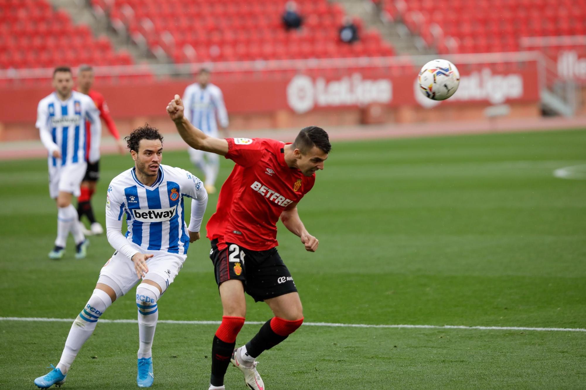 El Mallorca perdona al Espanyol y pierde