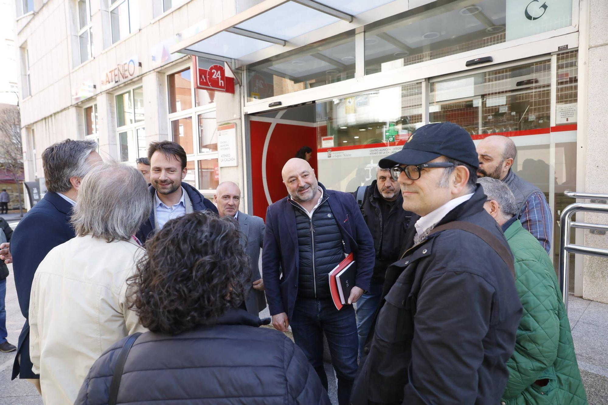 El encuentro del PP con los vecinos de la zona Oeste de Gijón, en imágenes