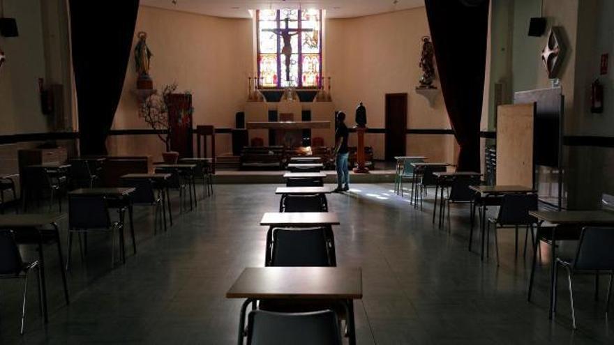 Un colegio de València habilita la capilla para dar clases