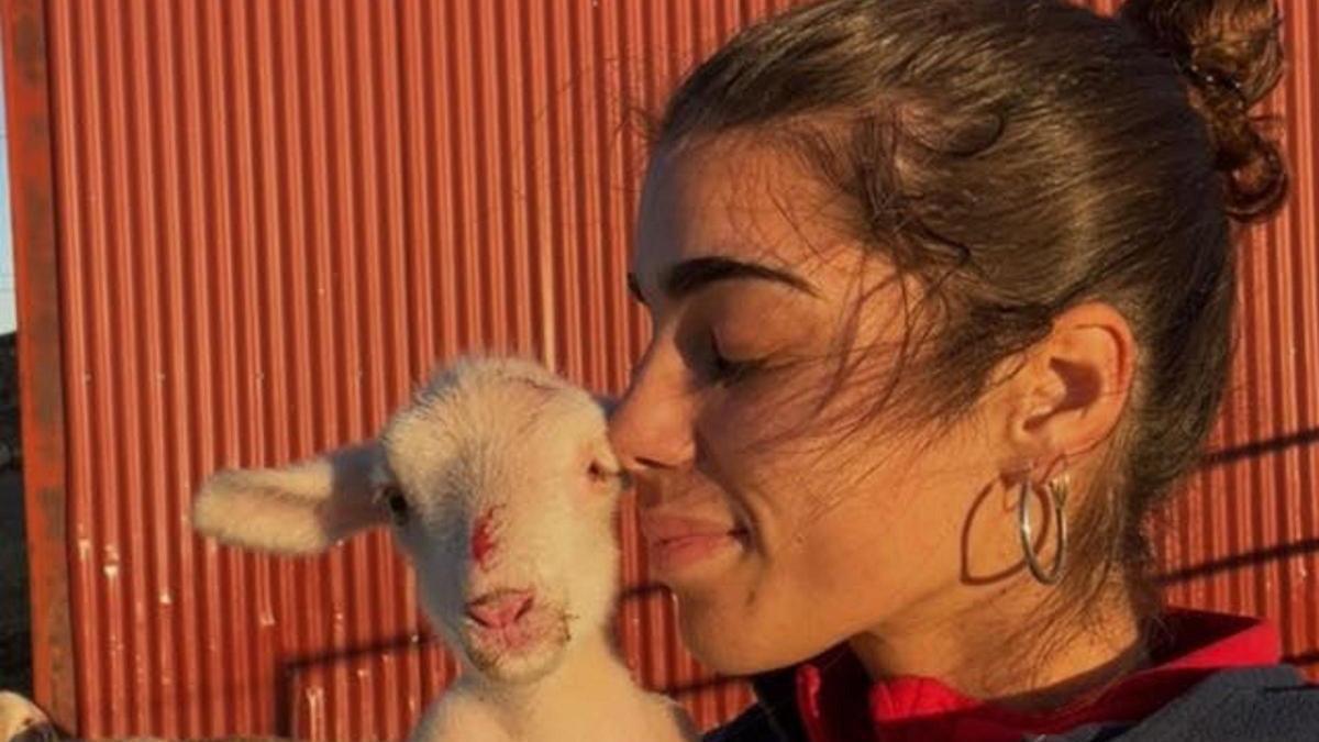 Esther Conejero, ganadera de Casar de Cáceres.