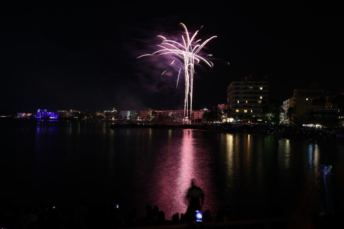 Castillo de fuegos artificiales de las Festes de la Terra 2024 en ses Figueretes