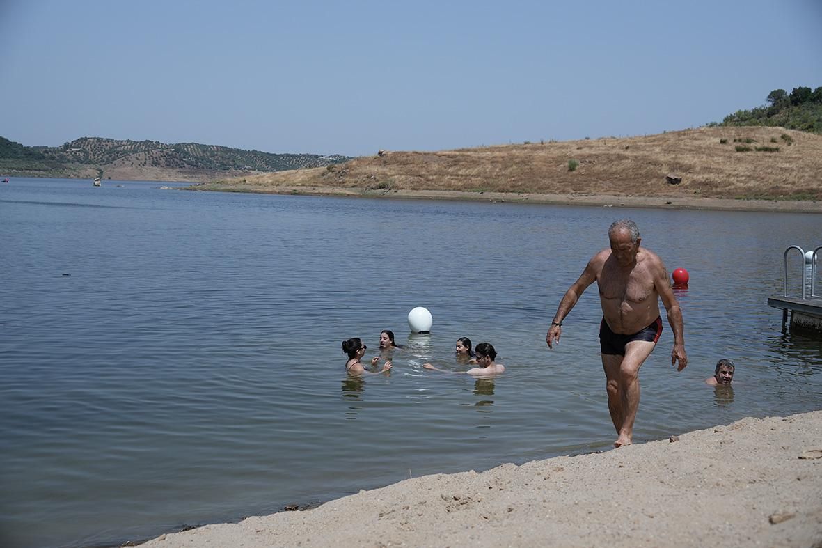 Abre la temporada de baño en la playa de La Breña