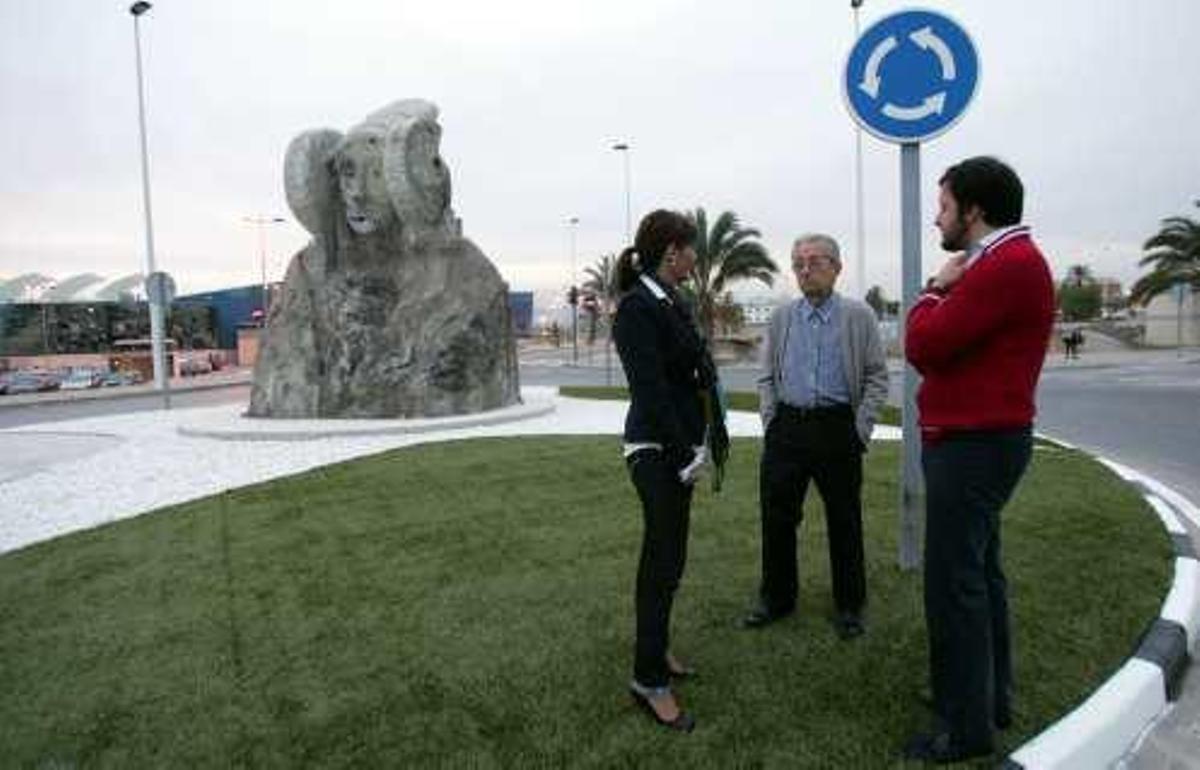 Las Damas de fibra de vidrio se repartirán por Carrús, Sector V, El Altet y Torrellano