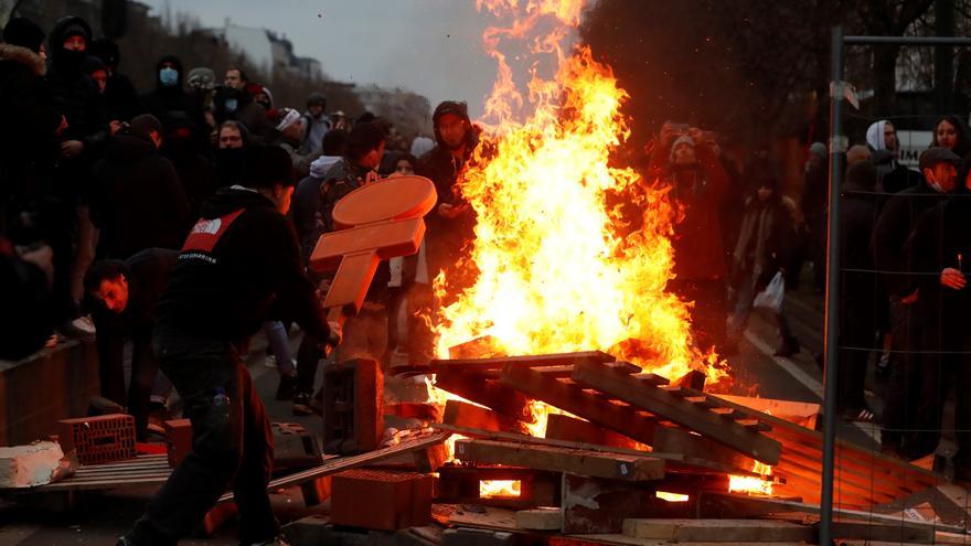 Al menos 70 detenidos en Bruselas tras una protesta contra las restricciones por la Covid