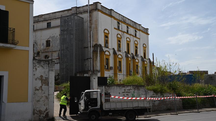 Comienza la obra para reordenar el entorno del palacio de Godoy en Badajoz