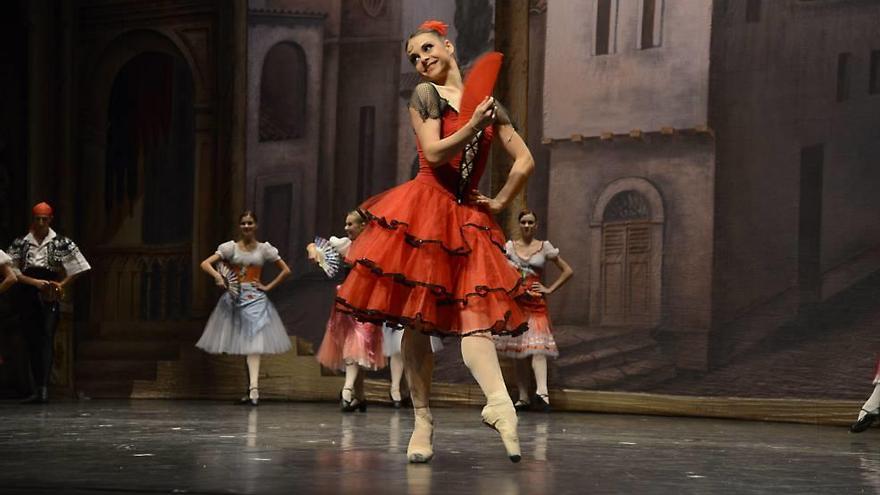 Los bailarines del Ballet de Moscú, en plena representación de ´Don Quijote´.