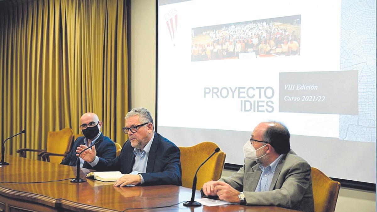 De izquierda a derecha, Sánchez, Alarcón y Tárraga durante la presentación de la nueva edición de IDIES.